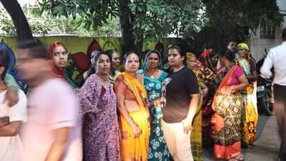इंदौर में बेकाबू ट्रक ने मचाया कहर: कुचलीं मासूम जिंदगियां, मातम में डूबे परिजन; बिलखते हुए पहुंचे अस्पताल Madhya Pradesh Indore Accident News Updates uncontrolled truck ran over crowd killing several people
