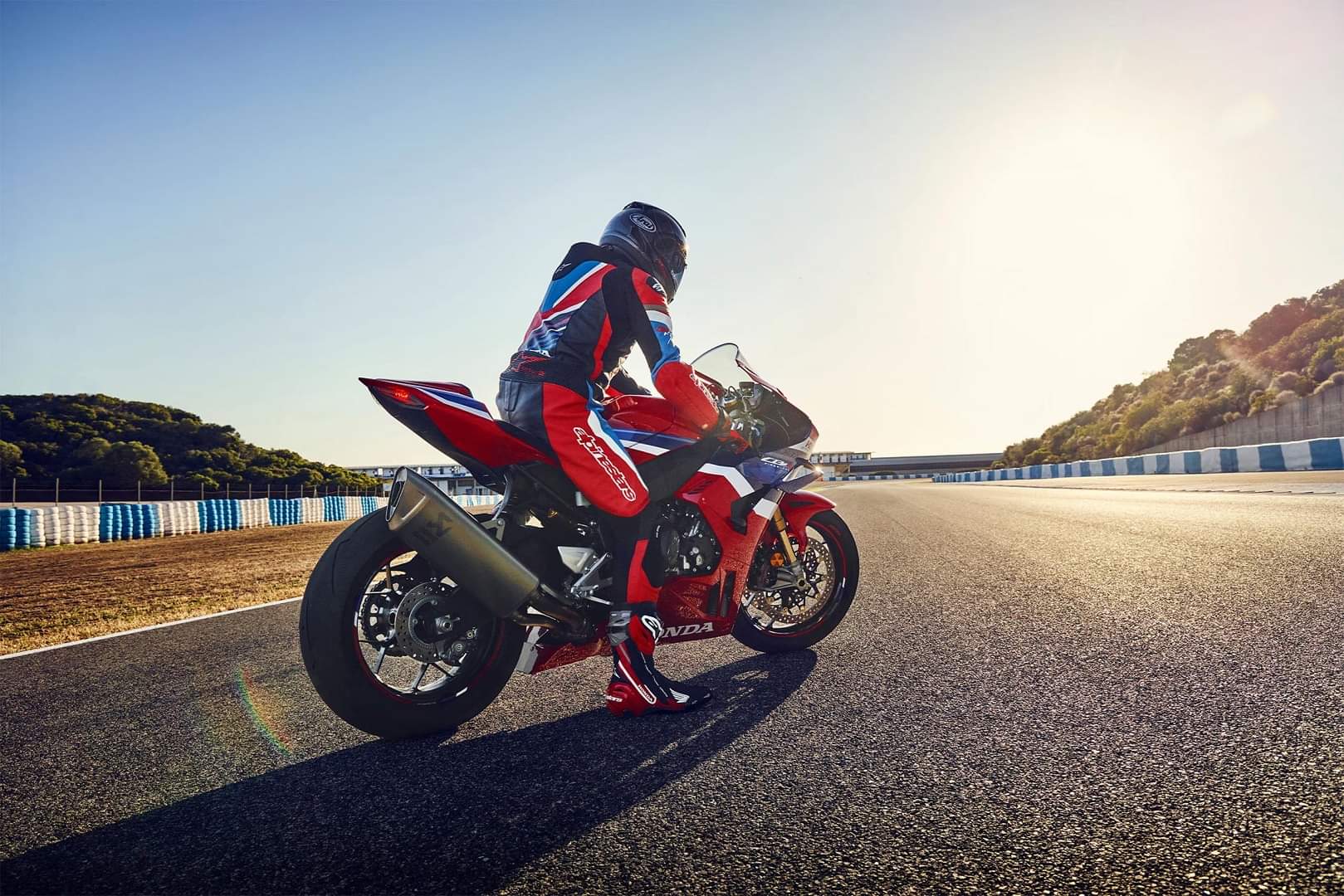 Honda CBR1000RR-R Fireblade SP: होंडा ने अपनी फ्लैगशिप सुपरस्पोर्ट बाइक भारत में की लॉन्च, जानें कीमत-डिटेल्स Honda CBR1000RR–R Fireblade SP flagship litre-class Supersport Bike Launched in India Know Details