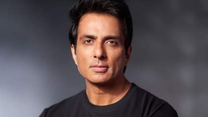 Sonu Sood: उर्वशी रौतेला के बाद अवैध बेटिंग एप मामले में आया सोनू सूद का नाम, ईडी ने पूछताछ के लिए भेजा समन Sonu sood ed summons illegal betting app case urvashi rautela harbhajan singh yuvraj singh suresh raina