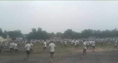 Bihar News: बेगूसराय में ट्रेनी होमगार्ड जवानों की भिड़ंत, सोशल मीडिया पर वायरल हुआ वीडियो Clash between trainee home guard jawans in Begusarai, video goes viral on social media
