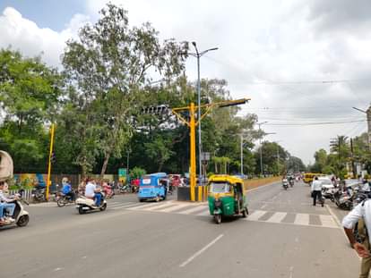 Indore: जिस शराब दुकान का हुआ था विरोध, वही से गुलशेर शराब पीकर ट्रक पर हुआ था सवार Indore: Gulsher had drunk from the same liquor shop where he had protested and then boarded the truck.