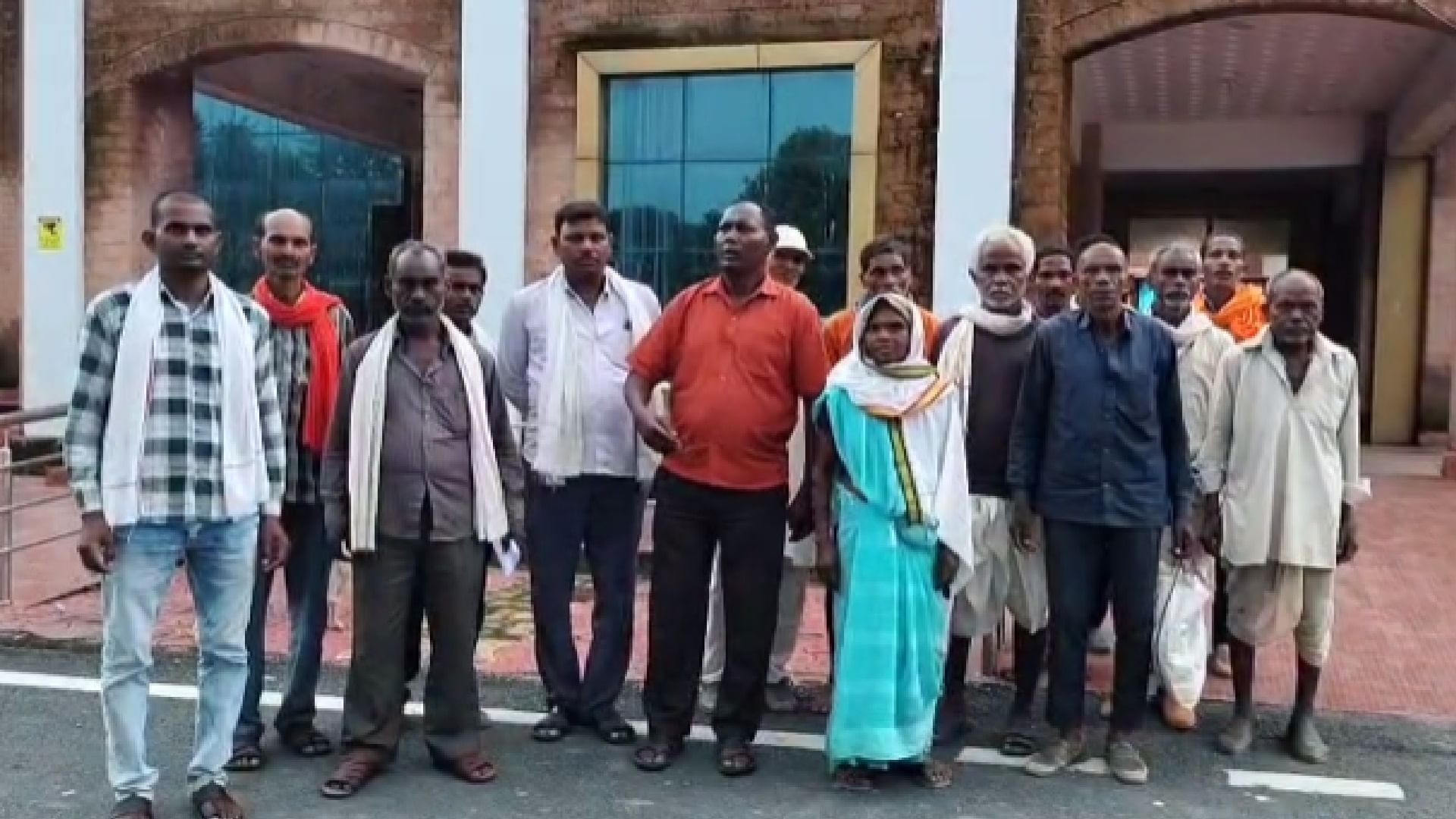 Villagers submitted a memorandum to the Collector demanding removal of illegal encroachments in CG