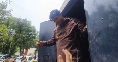 UP: इरफान सोलंकी बोले- कानपुर वालों की दुआ…जो पत्नी को विधायक बनाया, कोर्ट पर मुझे पूरा भरोसा है Kanpur Irfan Solanki said The blessings of people of Kanpur who made my wife an MLA I have full faith in Court