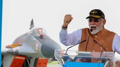 पीएम मोदी पर गाया अमर्यादित गाना: गायक किशोर कुमार पर FIR, बसपा सरकार में दर्जा प्राप्त मंत्री था आरोपी Singer Kishore Kumar faces FIR for singing an indecent song about PM Modi in mau BSP government