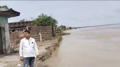 UP: लखीमपुर खीरी में शारदा ने मचाई तबाही, 10 और मकान नदी में समाए, 90 से अधिक परिवार हुए बेघर Ten more houses collapsed in the Sharda river in Lakhimpur Kheri