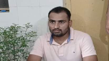 Bharatpur News: डमी बनकर तीन भर्ती परीक्षाओं में बैठा, लाखों वसूले, फिंगर प्रिंट मैचिंग से खुला राज Bharatpur News: Man posed as dummy in three recruitment exams, earned lakhs; fingerprint match exposed scam