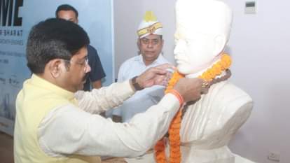 MSME for Bharat: 'पहले मैंने चावल की मिल खोली थी, आज उद्योग का मंत्री हूं'; एमएसएमई मंथन में बोले- मंत्री नंदी MSME for Bharat in varanasi Minister Nand Gopal Gupta Nandi said that UP become an investment destination