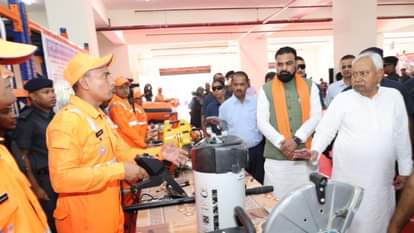 Bihar: आपदा से निपटने को बिहार को मिला सशक्त केंद्र, बिहटा में एसडीआरएफ मुख्यालय का सीएम नीतीश ने किया उद्घाटन Bihar News: CM Nitish inaugurated SDRF headquarters in Bihta news in Hindi