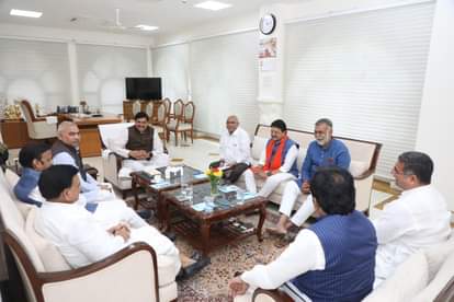 MP News: सीएम डॉ. यादव बोले- विकास, जनकल्याण और सुराज के लिए सरकार प्रतिबद्ध MP News: CM Dr. Yadav said: Government committed to development, public welfare and suraj