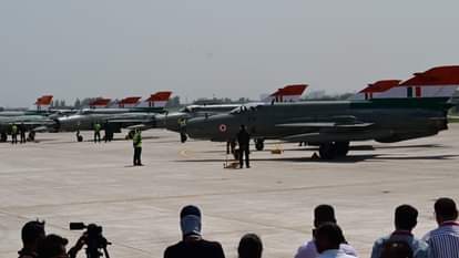 अलविदा मिग-21: कभी बना गेमचेंजर तो कभी उड़ता ताबूत के नाम से हुआ बदनाम... लड़ाकू विमान के सफर की पूरी कहानी Goodbye MiG-21 game changer full story of fighter plane journey