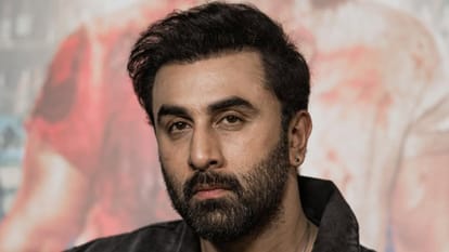 Ranbir Kapoor Birthday: सेट पर काम करते हुए मार खाई; ऋषि कपूर के बेटे की पहली फिल्म थी फ्लॉप; आज हैं सुपरस्टार Ranbir Kapoor Birthday Special know about his hit and flop films