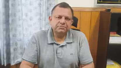 हिमाचल: डीएसपी स्तर का अधिकारी करेगा एसडीएम विकास शुक्ला के मामले की जांच, महिला को मानहानि का नोटिस Himachal DSP level officer to investigate SDM Vikas Shukla case defamation notice to woman