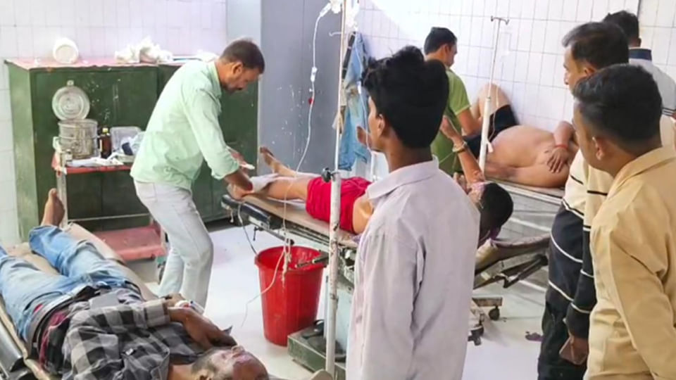 Mahoba: SDO, JE, and contract worker were scalded by electric current and sparks