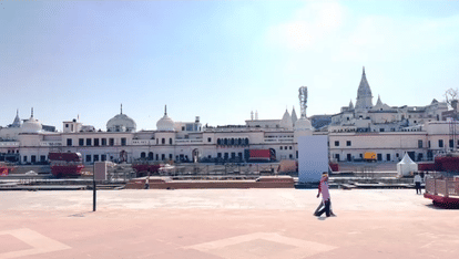अयोध्या में दीपोत्सव: राम की पैड़ी पर रामधुन के बीच जलेंगे दीप, मंच पर सजीव होती दिखेगी रामकथा Deepotsav in Ayodhya: Lamps will be lit on Ram's ghat amidst the chanting of Ramdhun.