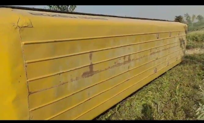 School Bus Overturns Due to Brake Failure in Lakhnouti, Children Narrowly Escape