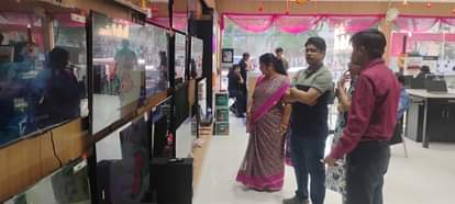AI TV: एआई टीवी की बढ़ रही डिमांड, इलेक्ट्रॉनिक बाजार में हर महीने 1000 से अधिक टीवी की हो रही बिक्री Growing demand for AI TVs: Over 1000 TVs sold every month, demand increased during Diwali