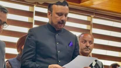 राज्यसभा चुनाव: चार सीटों पर होगा चुनाव, अंतिम दिन नौ उम्मीदवार मैदान में, सबसे बड़ा घमासान तीसरी अधिसूचना पर After National Conference fielded its fourth candidate, it has become clear that elections will now be held fo