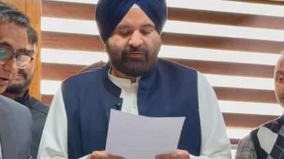 राज्यसभा चुनाव: चार सीटों पर होगा चुनाव, अंतिम दिन नौ उम्मीदवार मैदान में, सबसे बड़ा घमासान तीसरी अधिसूचना पर After National Conference fielded its fourth candidate, it has become clear that elections will now be held fo