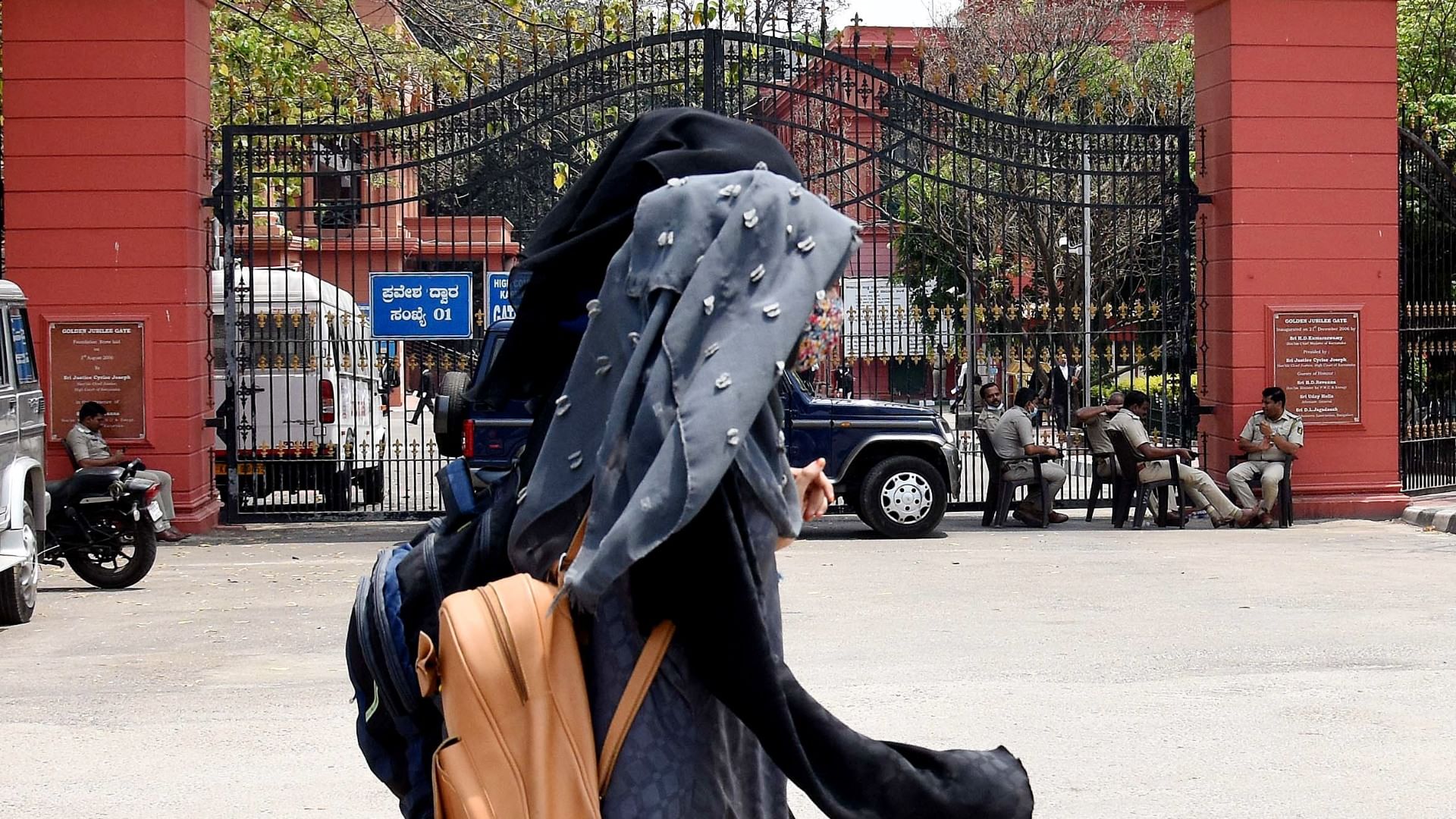School reopens after Hijab controversy in Palluruthy Kerala