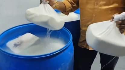 Hoshiarpur: मुकेरियां से सात क्विंटल संदिग्ध पनीर जब्त, बस स्टैंड के पास हरियाणा नंबर की गाड़ी से बरामदगी Seven quintals of suspicious cheese seized from Mukerian