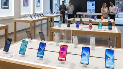 Smartphone Sales: न सैमसंग और न ही शाओमी, त्योहारी सीजन में इस कंपनी ने बेचे सबसे ज्यादा स्मार्टफोन india martphone market grew 3 percent in q3 2025