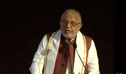 UP: सीएम योगी बोले- अगर किसी को यमराज के दर्शन करने हों तो किसी बेटी को छेड़ने की हिम्मत करें UP: CM Yogi will gift free cylinder refills to women, the scheme will be implemented in two phases.