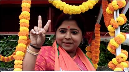 Politics: भाजपा ने बंगाल के दो मंत्रियों पर साधा निशाना, कहा- वोटर लिस्ट पर बयान देकर माहौल बिगाड़ने की कोशिश BJP slams 2 Bengal ministers for making 'provocative' statements over voter list revision