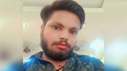 Bareilly News: पड़ोस के घर में फंदे से लटका मिला युवक का शव, आत्महत्या का बताया जा रहा मामला The body of a young man was found hanging from a noose in a neighboring house.