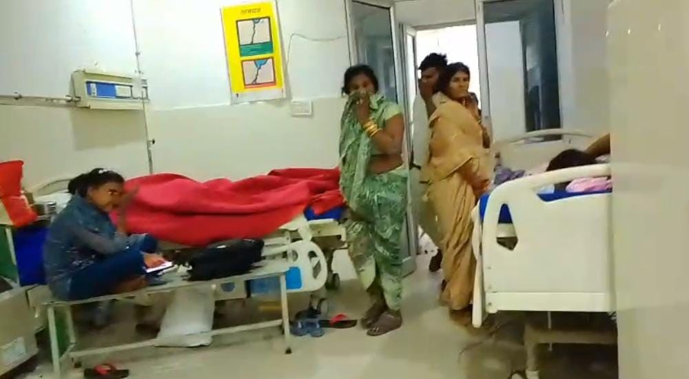 Kanpur maternity ward of CHC Sarsaul became hell toilet was filled with dirty water pregnant women lay outside