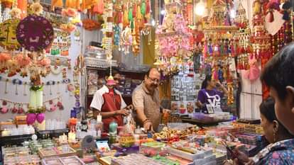 मुरादाबाद: गुरहट्टी से मंडी चौक के बीच बीस तक रूट डायवर्जन, दिवाली पर 82 प्वाइंटों पर तैनात रहेगी पुलिस Moradabad to have route diversions until the 20th; police to be deployed at 82 points on Diwali