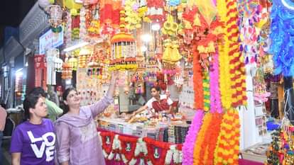 मुरादाबाद: गुरहट्टी से मंडी चौक के बीच बीस तक रूट डायवर्जन, दिवाली पर 82 प्वाइंटों पर तैनात रहेगी पुलिस Moradabad to have route diversions until the 20th; police to be deployed at 82 points on Diwali