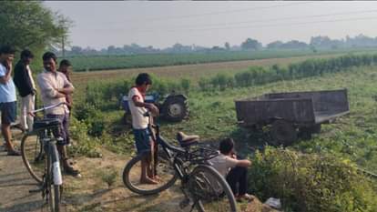 Sonbhadra News: दर्दनाक हादसा... ट्रैक्टर- ट्राली पलटने से दो मजदूरों की मौत, छह श्रमिक घायल; मची चीख- पुकार Two workers killed six injured as tractor trolley overturns in sonbhadra