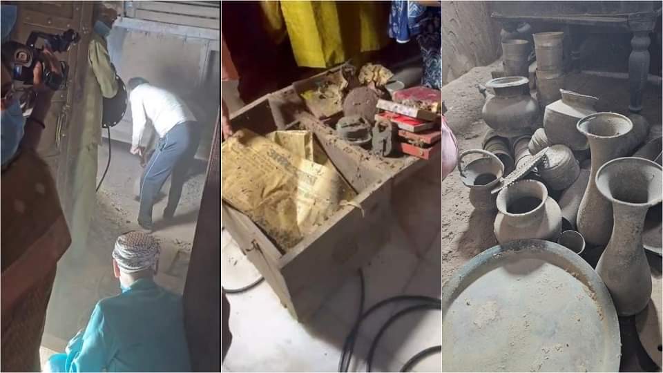 UP: 54 साल बाद खुला बांकेबिहारी मंदिर का खजाना...सांपों का जोड़ा, आभूषणों के बाॅक्स; दृश्य देखकर सभी रह गए दंग Banke Bihari Temple News: Banke Bihari Temple treasure opened after 54 years in vrindavan in mathura