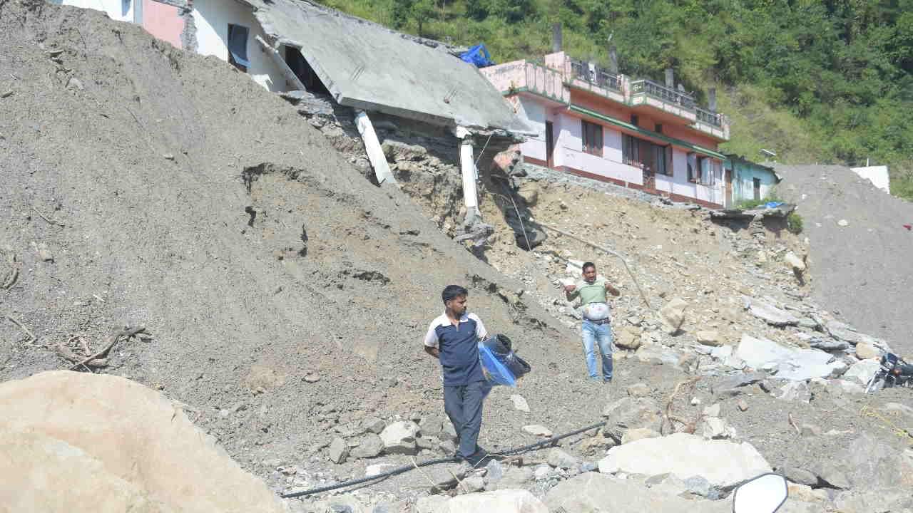 Dehradun: आपदा ने ऐसा उजाड़ा कि दिवाली पर भी रोशन नहीं होगा मजाड़ा गांव, दर्द से टूट चुके कई परिवार Diwali 2025 Majada village will not be illuminated even on Diwali a month has passed since disaster Dehradun