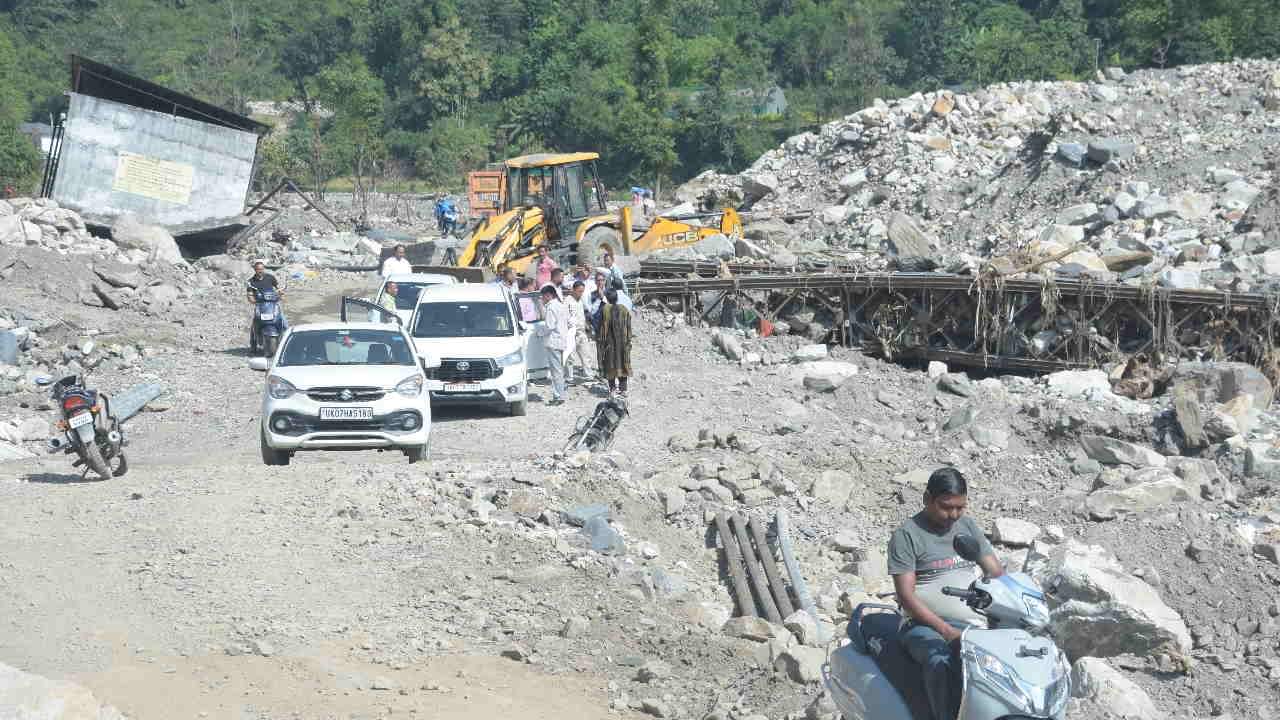 Dehradun: आपदा ने ऐसा उजाड़ा कि दिवाली पर भी रोशन नहीं होगा मजाड़ा गांव, दर्द से टूट चुके कई परिवार Diwali 2025 Majada village will not be illuminated even on Diwali a month has passed since disaster Dehradun