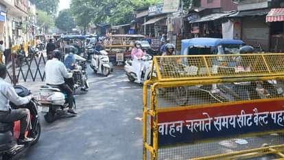 UP: मुरादाबाद में दिवाली को लेकर हाई अलर्ट, चप्पे चप्पे पर पुलिस की नजर,मुख्य बाजारों में रूट डायवर्जन लागू UP: Moradabad on high alert for Diwali, police on scene, route diversions implemented