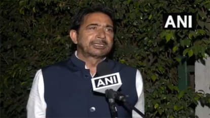 West Bengal: भर्ती अनियमितताओं से प्रभावित शिक्षकों ने की कांग्रेस नेताओं से मुलाकात, अब दिल्ली आने की तैयारी West Bengal Teachers Meet Congress Leaders Over Recruitment Irregularities, Red here