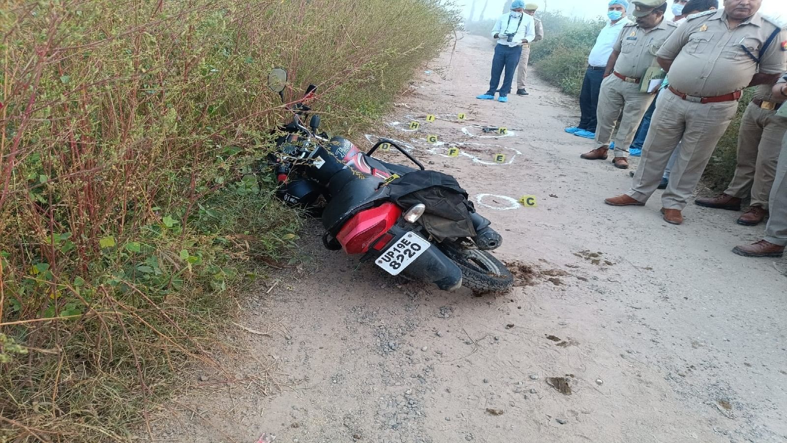 UP Encounter: शामली में मुठभेड़ में एक लाख का इनामी नफीस ढेर, दर्ज थे 34 केस; भाभीसा के जंगल में हुआ एनकाउंटर Nafees carrying a reward of Rs 1 lakh killed in an encounter in Shamli