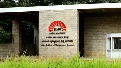 IIMB Placements 2026: समर प्लेसमेंट में 601 छात्रों को मिले इंटर्नशिप के ऑफर, लगभग 30% कंपनियां पहली बार शामिल IIM Placements 2026: 601 Students Receive Summer Internship Offers