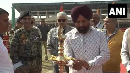 Budgam: नियंत्रण रेखा पर तैनात सैनिकों के परिवारों के लिए दिवाली मेले का आयोजन, आईजी ने दी शुभकामनाएं Diwali fair organised for the families of soldiers deployed on the Line of Control IG extended best wishes in