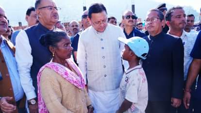 Uttarakhand: आपदा में उजड़े मजाड़ा के लोगों संग मनाई सीएम धामी ने दिवाली, अमर उजाला ने उठाई थी गांव की पीड़ा CM Pushkar Singh dhami will celebrate Diwali with people of disaster-affected Majada village Dehradun News
