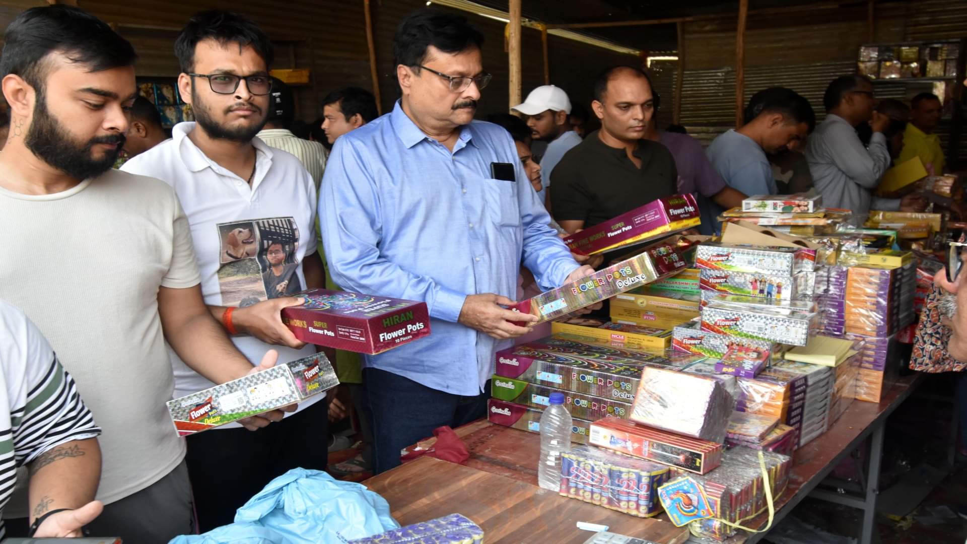 Diwali 2025 : दीपावली पर आज होगी गणेश-लक्ष्मी, महाकाली की पूजा, सोमवार को ही अमावस्या Diwali 2025: Ganesh-Lakshmi, Mahakali will be worshiped today on Diwali, Amavasya on Monday only