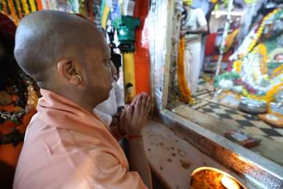 यूपी: दिवाली पर रामलला के दरबार पहुंचे सीएम योगी, हनुमानगढ़ी का भी लिया आर्शीवाद; प्रदेशवासियों को दी बधाई UP: CM Yogi visits Ram Lalla mandir on Diwali, seeks blessings at Hanumangarhi; extends greetings to the peopl