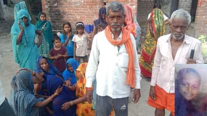UP News: मातम में बदलीं त्योहार की खुशियां...गड्ढे में मासूम की लाश देख परिवार सन्न; जानें कैसे हुआ हादसा Festive joy turns to mourning family stunned after finding innocent child body in ditch bhadohi
