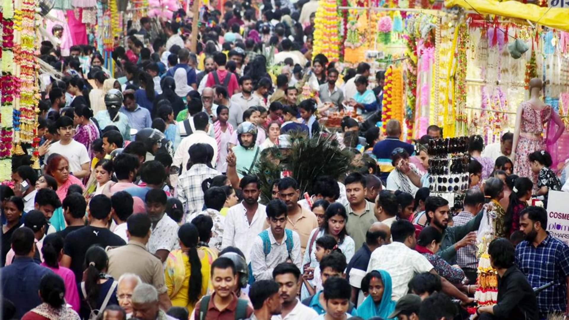 Diwali 2025 : दीपावली पर आज होगी गणेश-लक्ष्मी, महाकाली की पूजा, सोमवार को ही अमावस्या Diwali 2025: Ganesh-Lakshmi, Mahakali will be worshiped today on Diwali, Amavasya on Monday only