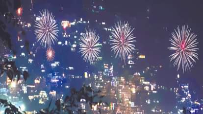 Himachal News: दिवाली पर औद्योगिक क्षेत्र बद्दी में 167 रहा एक्यूआई, मनाली-शिमला की हवा सबसे स्वच्छ Himachal News: Baddi industrial area has an AQI of 167, Shimla has the cleanest air.