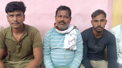 Kanpur: तेज रफ्तार ट्रैक्टर की टक्कर से नौवीं के छात्र की मौत, चाचा और चचेरा भाई घायल student was Died and his uncle and cousin were injured after being hit by a speeding tractor
