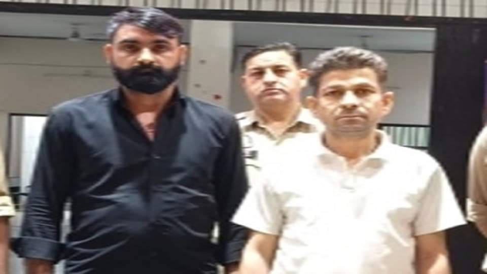 नशा मुक्ति केंद्र में हत्या: हाथ-पैर और मुंह बांधा, कमरे में सोते रहे 12 लोग, देखें वीडियो और तस्वीरें Murder in de-addiction center: hands, legs and mouth tied, 12 people were in the room, captured on camera