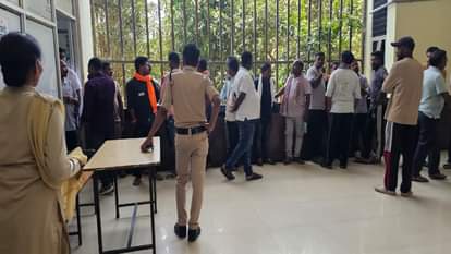 जगदलपुर: तीन दिन में चार बड़े सड़क हादसे, चार की मौत, दीपावली की खुशियां मातम में बदलीं Four major road accidents in three days, four dead, Diwali celebrations turn into mourning in Jagdalpur