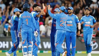 IND vs AUS Highlights: ऑस्ट्रेलिया ने भारत को दो विकेट से हराकर सीरीज में बनाई अजेय बढ़त, कोनोली का पचासा IND vs AUS ODI Highlights: Today Match India vs Australia 2nd ODI Scorecard Ball by Ball Updates in Hindi